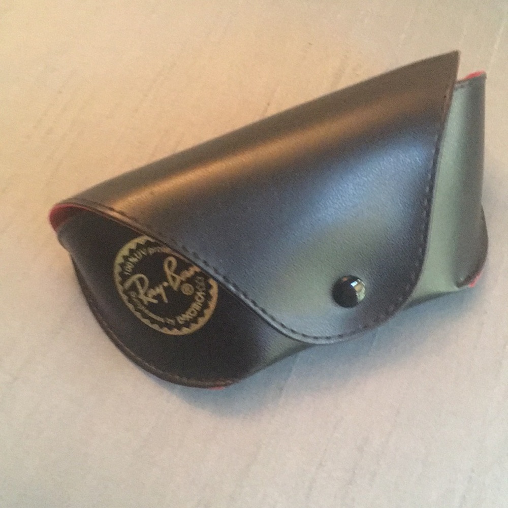 Black Ray-Ban sunglasses case excellent condition